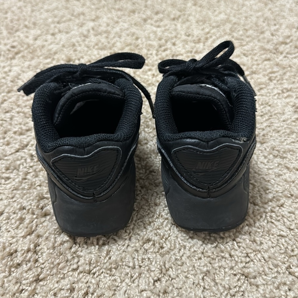 Nike air max 90 sneakers, black🖤, toddler walker size 9c - Picture 3 of 6